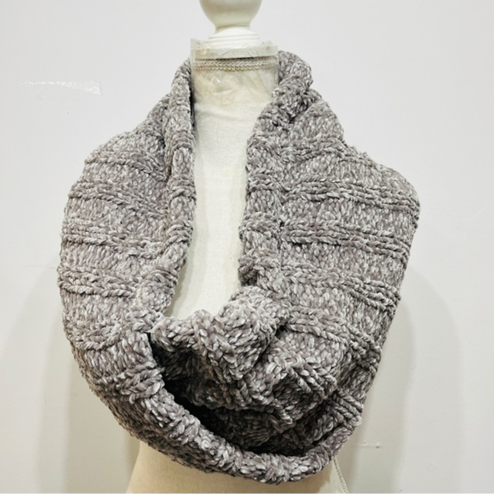 Peace & Pearls Chunky Knit Gray Infinity Scarf
